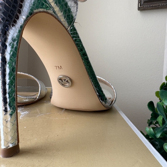 Michael Kors Giselle Sandal Metallic Leather - Picture 8 of 12